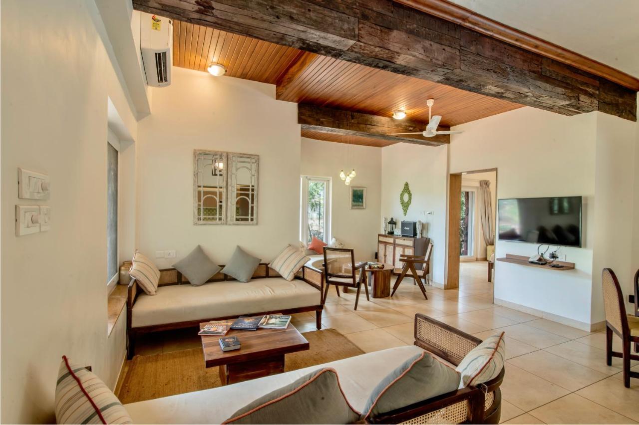 Saffronstays Boulevard Rockhouse - Pool Villa With Amazing Nature Views 로나발라 외부 사진